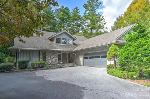 105 Stonebridge Dr, Hendersonville, NC 28739