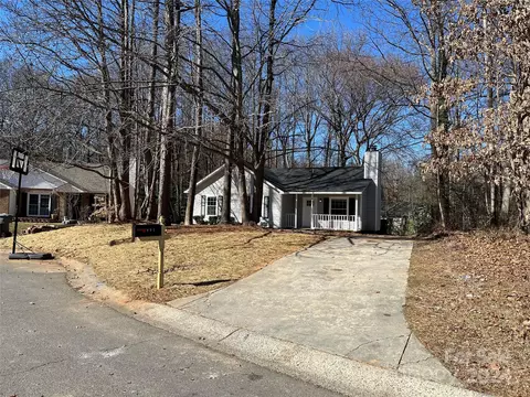 907 Balvenie Ct, Charlotte, NC 28215