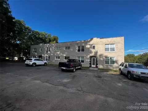 103 Apartment St, Morganton, NC 28655