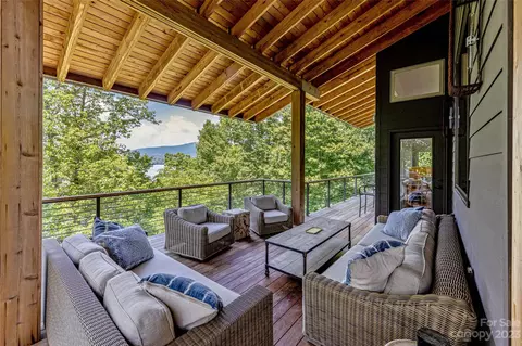 851 Waters Edge Dr, Nebo, NC 28761