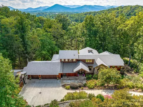 411 Coopers Hawk Dr, Asheville, NC 28803