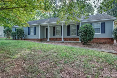 3726 Sugar Spring Rd, Gastonia, NC 28054
