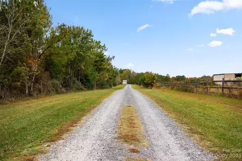 517 Potter Rd, Lancaster, SC 29720 photo 2