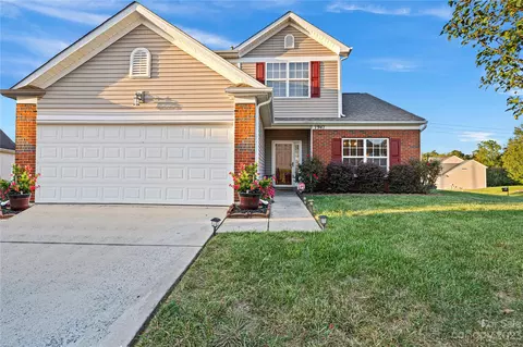 7947 Mossycup Dr, Charlotte, NC 28215