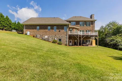 245 Hawks Nest Trl, Purlear, NC 28665 photo 3