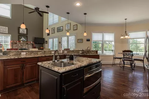 245 Hawks Nest Trl, Purlear, NC 28665 photo 13