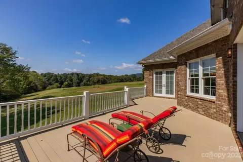 245 Hawks Nest Trl, Purlear, NC 28665 photo 18