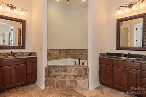 245 Hawks Nest Trl, Purlear, NC 28665 photo 22