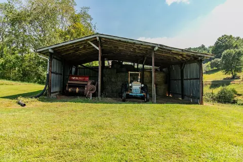 245 Hawks Nest Trl, Purlear, NC 28665 photo 48