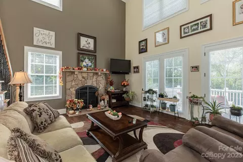 245 Hawks Nest Trl, Purlear, NC 28665 photo 10