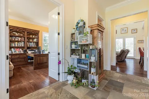 245 Hawks Nest Trl, Purlear, NC 28665 photo 5