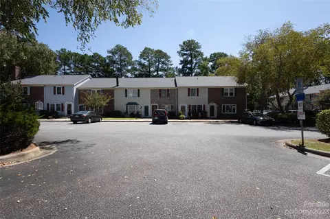 2903 Cedar Creek Rd #E, Greenville, NC 27834