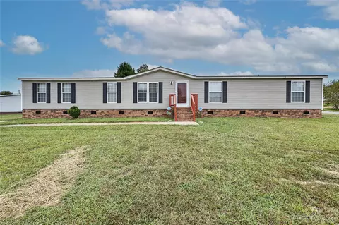 1245 Blake Dr, Mount Holly, NC 28120