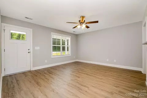 203 E 15th St, Salisbury, NC 28144 photo 3