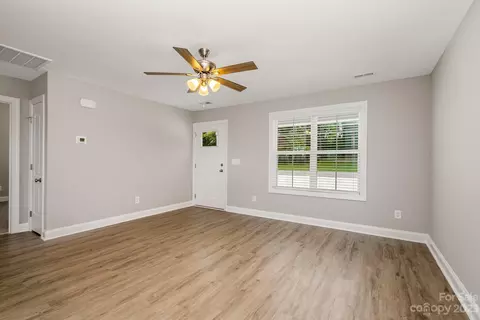 203 E 15th St, Salisbury, NC 28144 photo 5