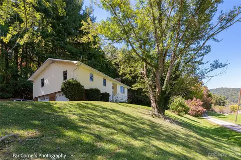 8 Ravenwood Rdg, Canton, NC 28716