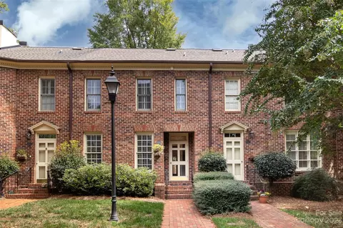 4411 Columbine Ct, Charlotte, NC 28226