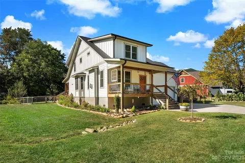 249 Flat Creek Rd, Black Mountain, NC 28711