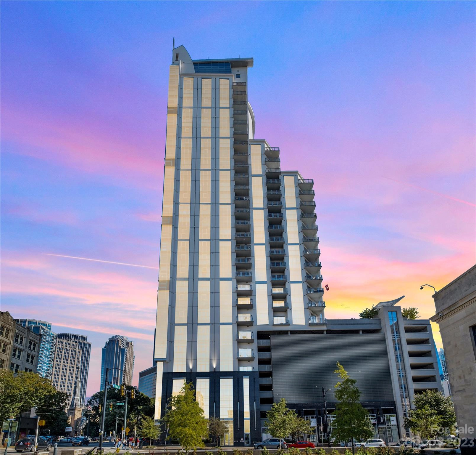 333 W Trade 801 St Unit 801  