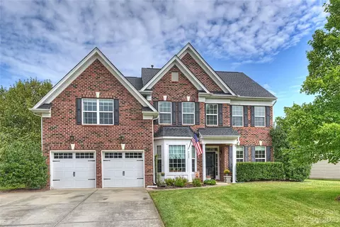 7227 Streamhaven Dr, Harrisburg, NC 28075