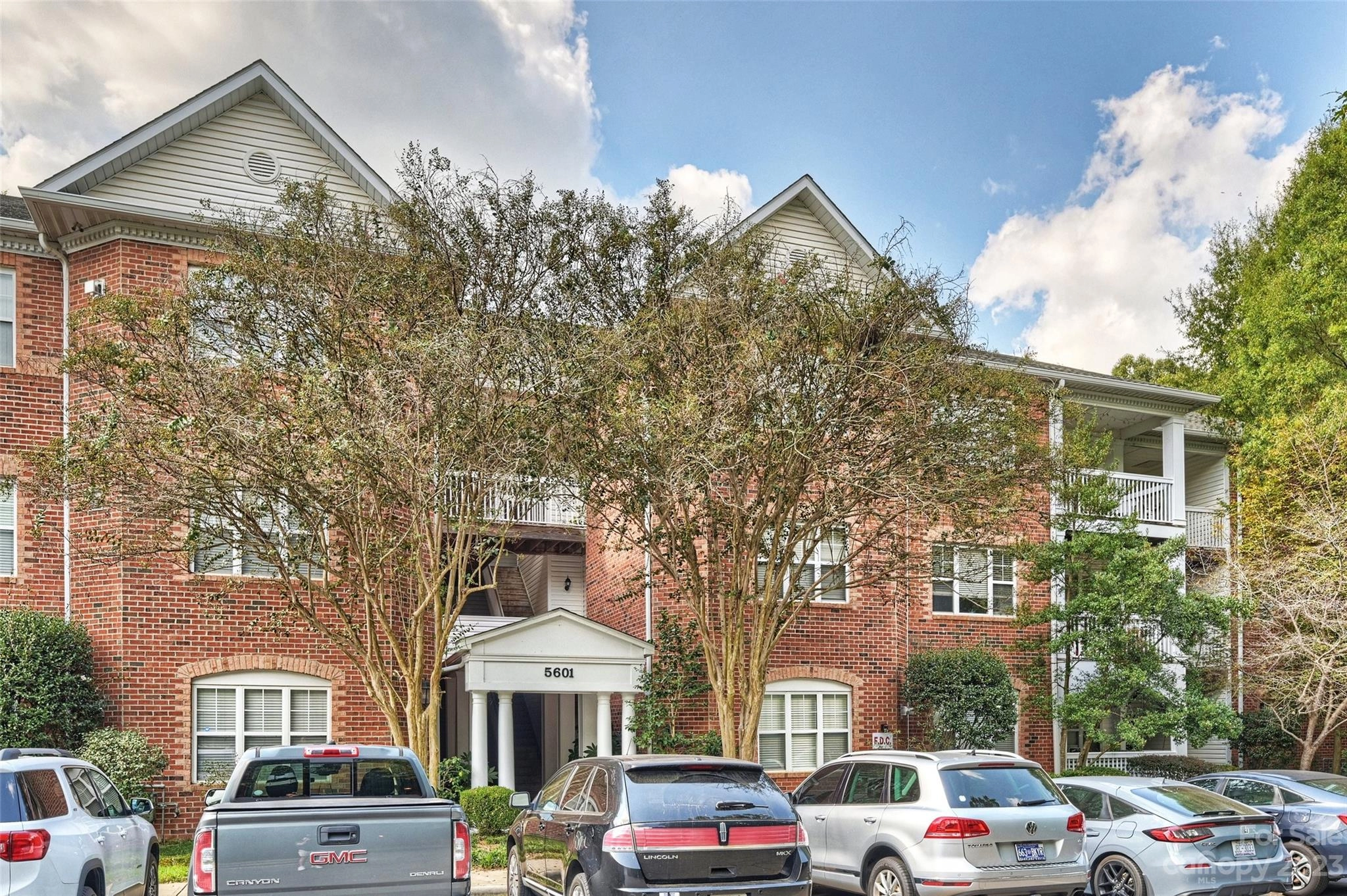 5601 Fairview 5 Rd Unit 5  