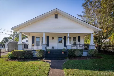 107 Burns St, Morganton, NC 28655