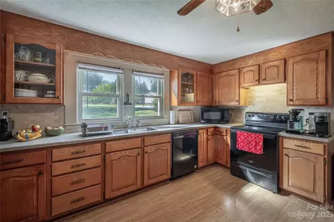 107 Burns St, Morganton, NC 28655 photo 6