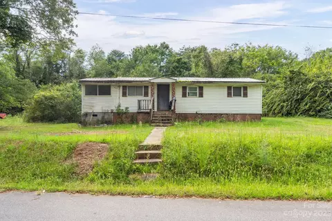 1006 Randolph St, Statesville, NC 28677