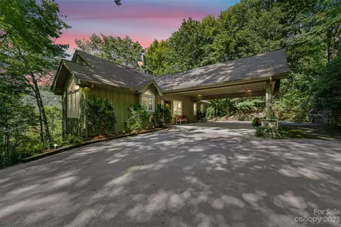 235 Panther Ridge Rd, Lake Toxaway, NC 28747