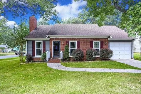 6701 Capstone Ct, Charlotte, NC 28215