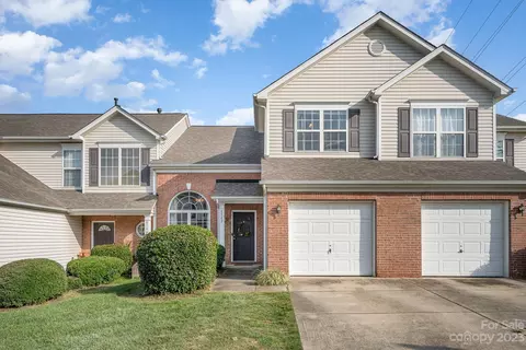 8542 Carolina Lily Ln, Charlotte, NC 28262