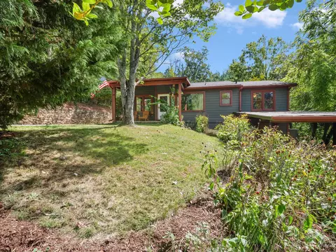 9 Glenway Dr, Asheville, NC 28804