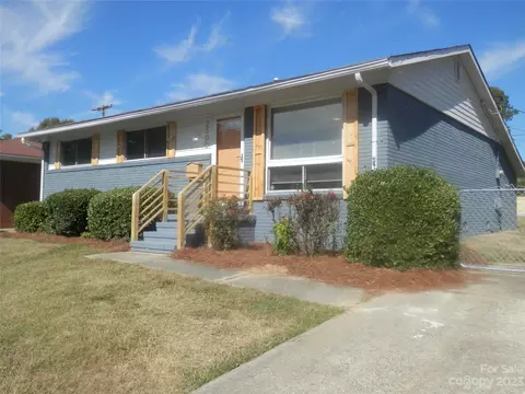 2500 Kendall Dr, Charlotte, NC 28216