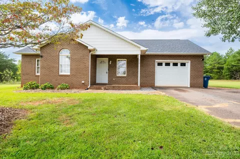 5115 Gateway Dr, Claremont, NC 28610