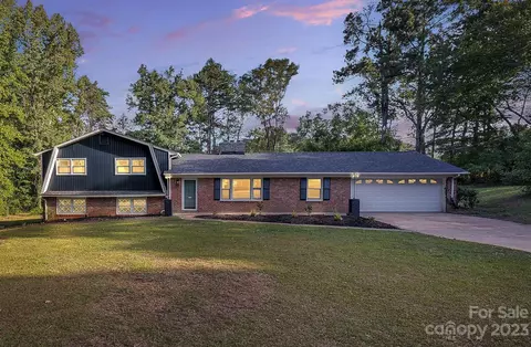 106 Poplar Springs Dr, Gaffney, SC 29341