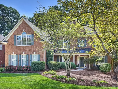 10033 Hazelview Dr, Charlotte, NC 28277