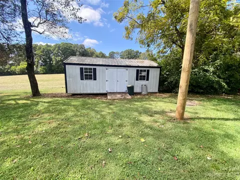 161 Cartwright Rd, Harmony, NC 28634 photo 4
