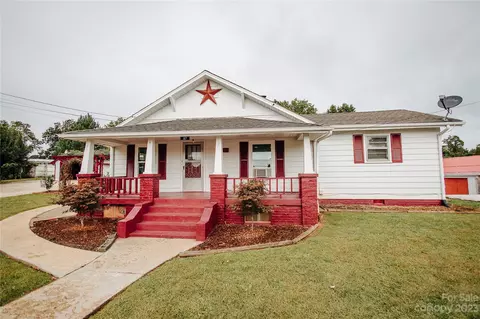 57 Lamar St, Marion, NC 28752