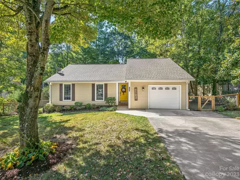 106 Southwick Ct, Fletcher, NC 28732