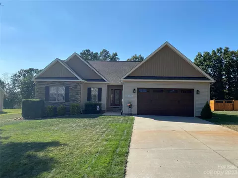171 Greythorn Dr, Statesville, NC 28625