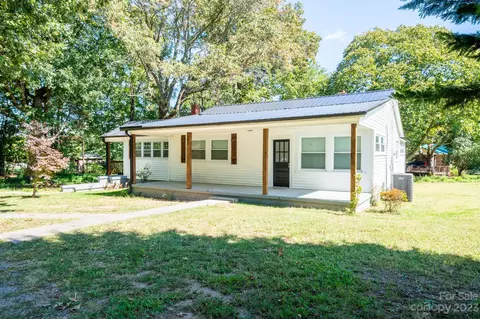 2214 Russell Dr, Granite Falls, NC 28630