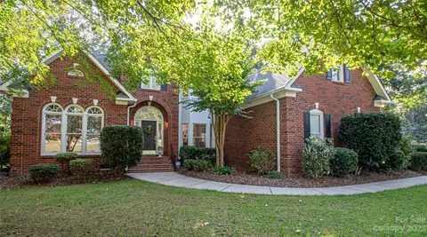 5074 Ancestry Cir, Matthews, NC 28104