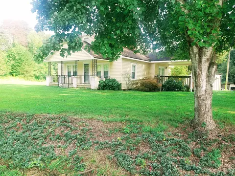 574 Duke Whittaker Rd, Mocksville, NC 27028