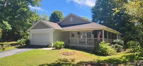 79 Wildwood Forest Ln, Mills River, NC 28759
