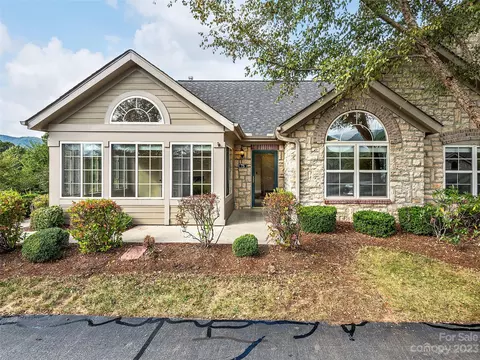 75 Outlook Cir, Swannanoa, NC 28778