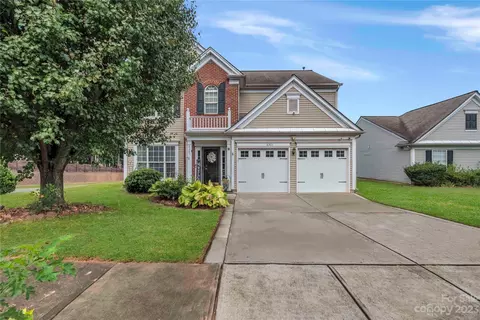 8305 Shinkansen Dr, Charlotte, NC 28213