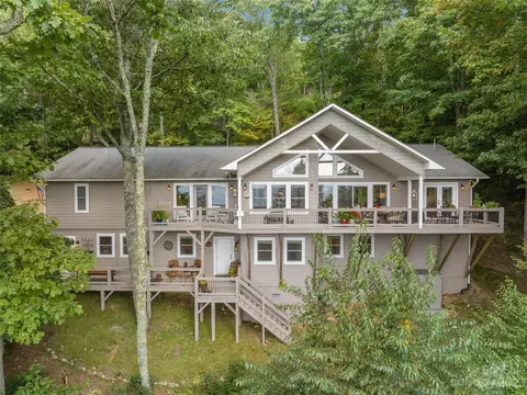 396 Leatherwood Rd, Maggie Valley, NC 28751