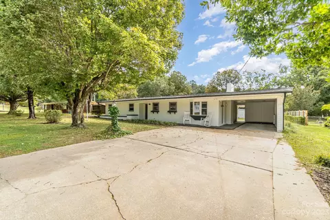 1296 E Cannon Ave, Albemarle, NC 28001