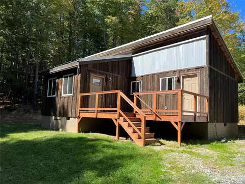 95 Pine Hill Dr, Horse Shoe, NC 28742