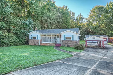 8630 Viola Dr, Charlotte, NC 28215